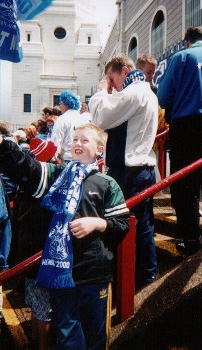 Liam on the steps leading up to the turnstiles.