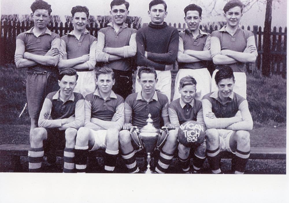 WIGAN TECH  1951 FOOTBALL TEAM 