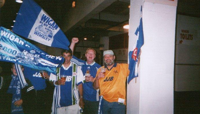 Liam, Stey, Kenny, Colin in flag waving mood.