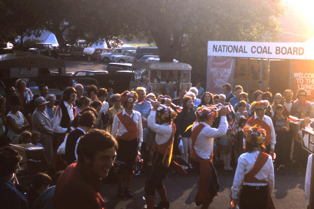 CLOG DANCERS