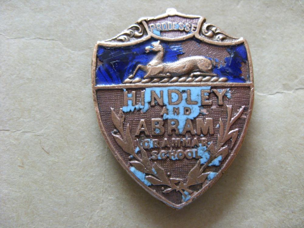 Hindley& Abram Grammar School Cap Badge. Hindley& Abram Grammar School Cap Badge.
