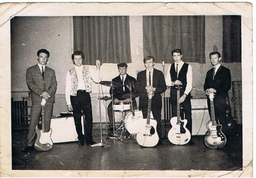 The Blue Diamonds (around 1964-65 ) The Blue Diamonds (around 1964-65 )