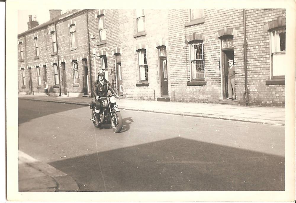 Dave Hurst (Husy) On A BSA 650 Super Rocket Dave Hurst (Husy) On A BSA 650 Super Rocket
