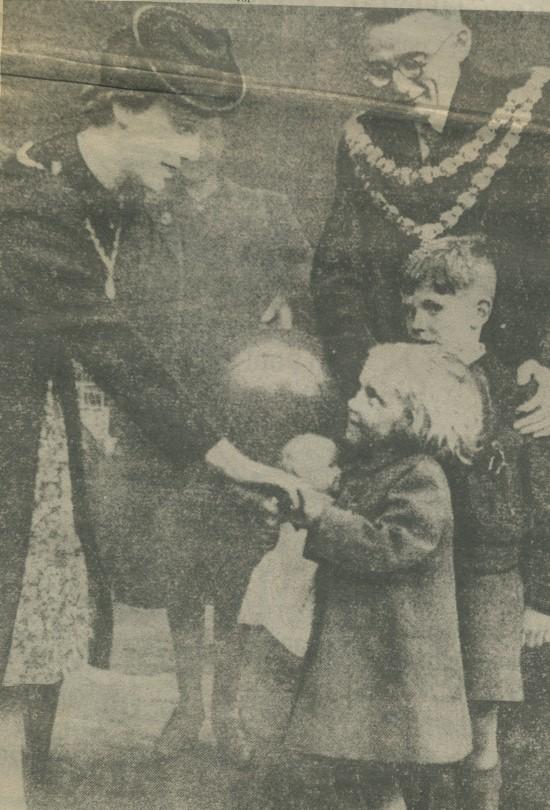 WW2 EVACUEES 2 WW2 EVACUEES 2