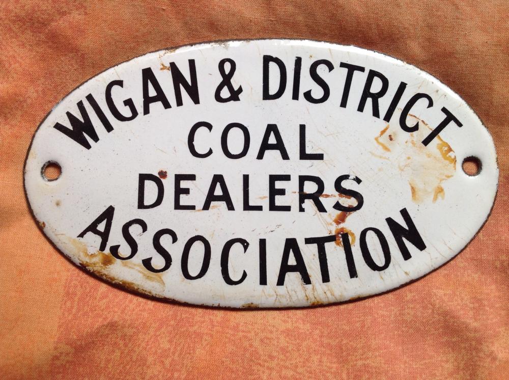 Old enamelled sign. Old enamelled sign.