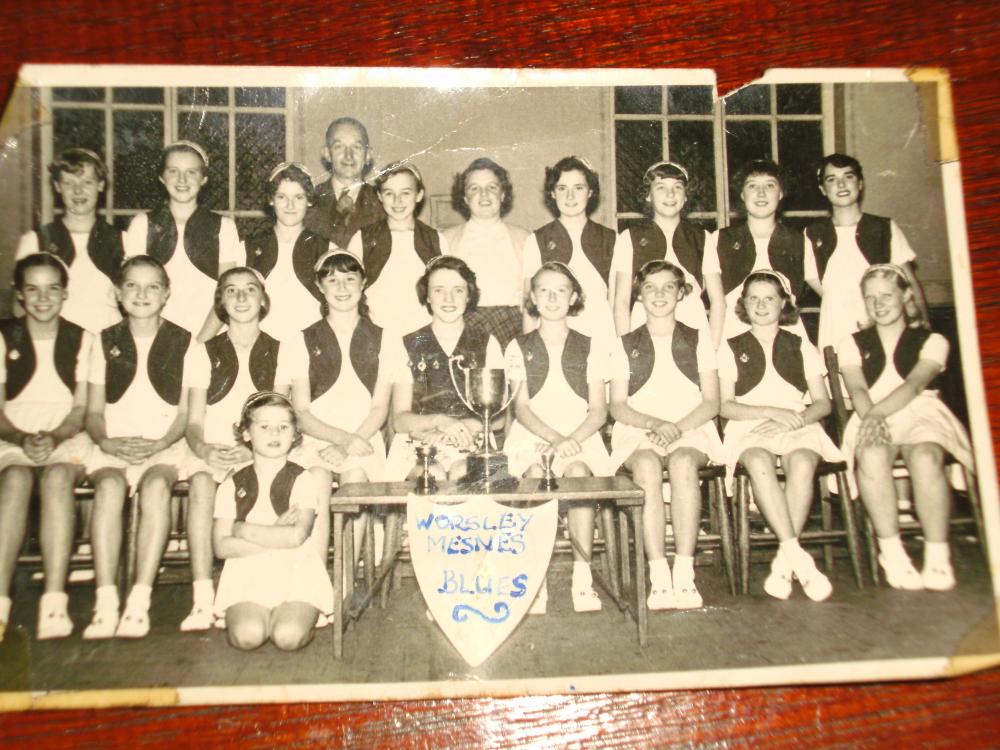 worsley mesnes morris dancers