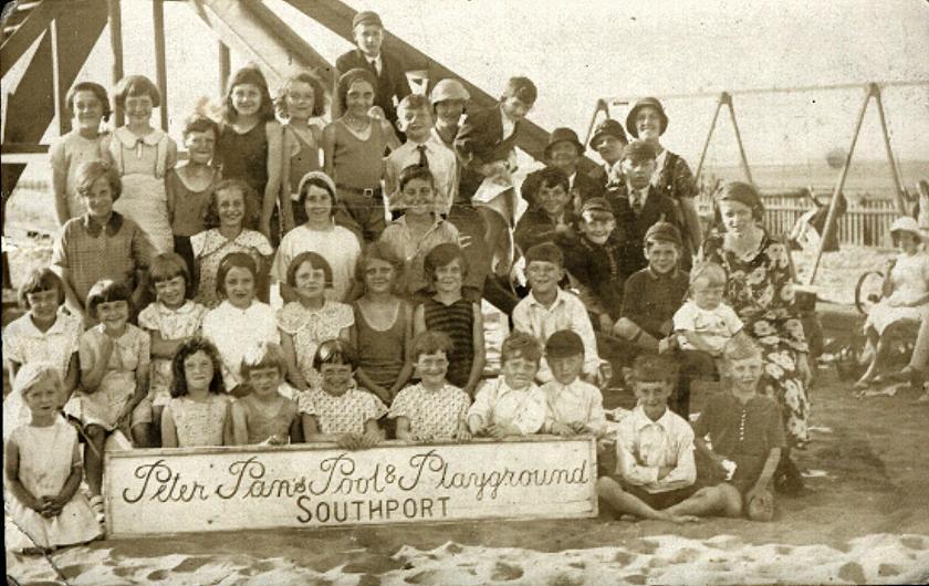 Wiganers in Southport, c1933. Wiganers in Southport, c1933.