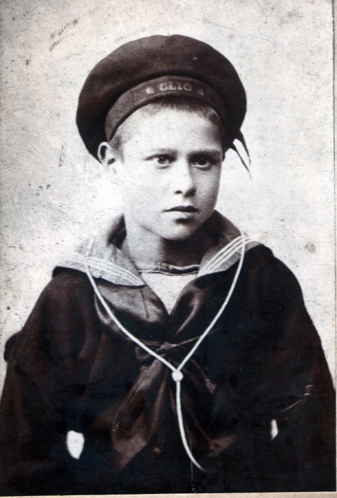 Can you identify the uniform. Can you identify the uniform.