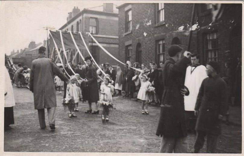 Walking Day Belle Green Lane, late 30s or early 40s. Walking Day Belle Green Lane, late 30s or early 40s.