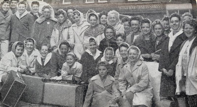 Worsley Mesnes Morris Dancing Troup 1962/3