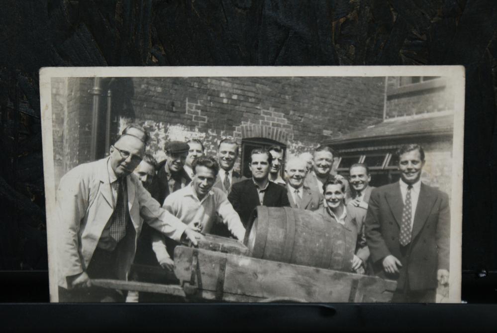 PLATT BRIDGE INN CUSTOMERS 1960 ISH.