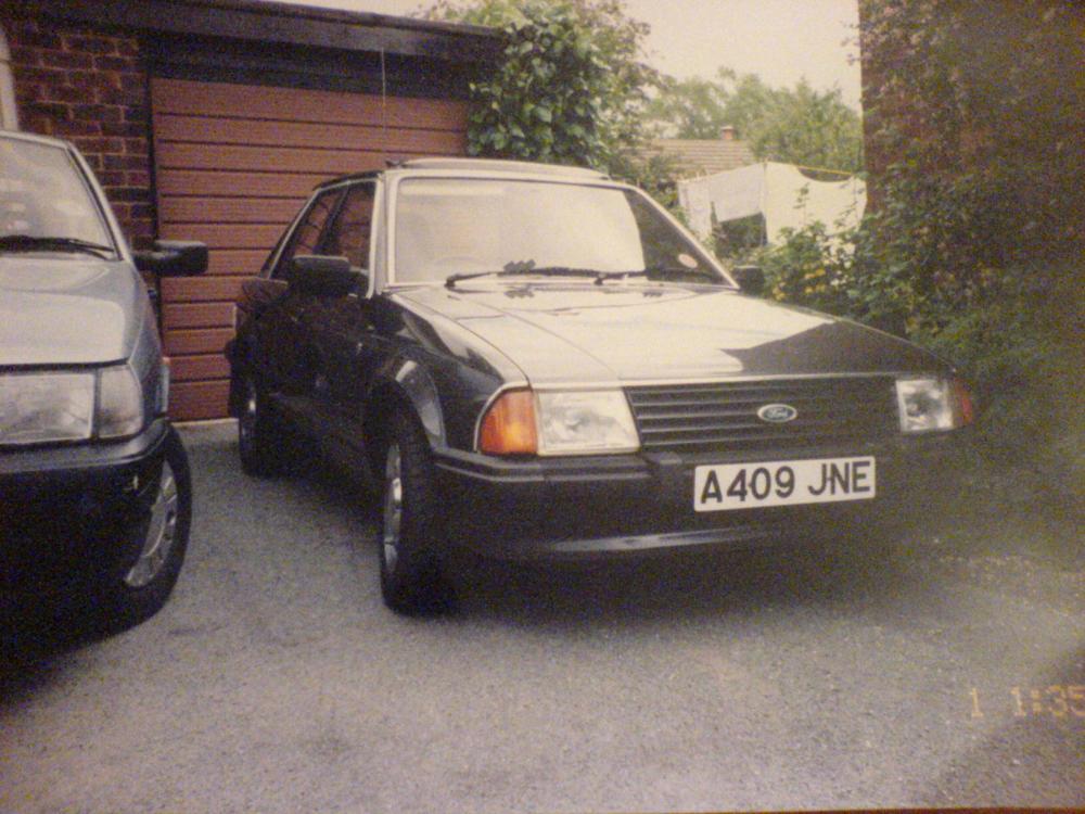 ford escort mk3 GHIA. 1983 model