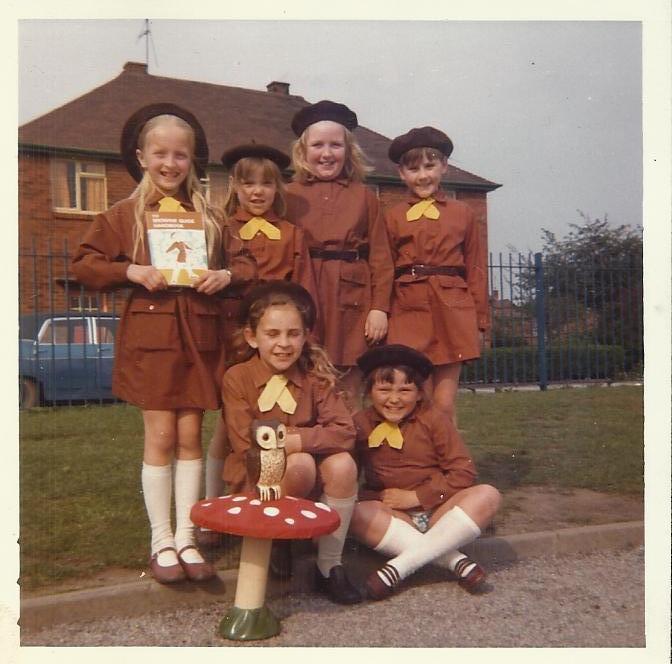 44th. Wigan Town Brownies (Worsley Mesnes School)