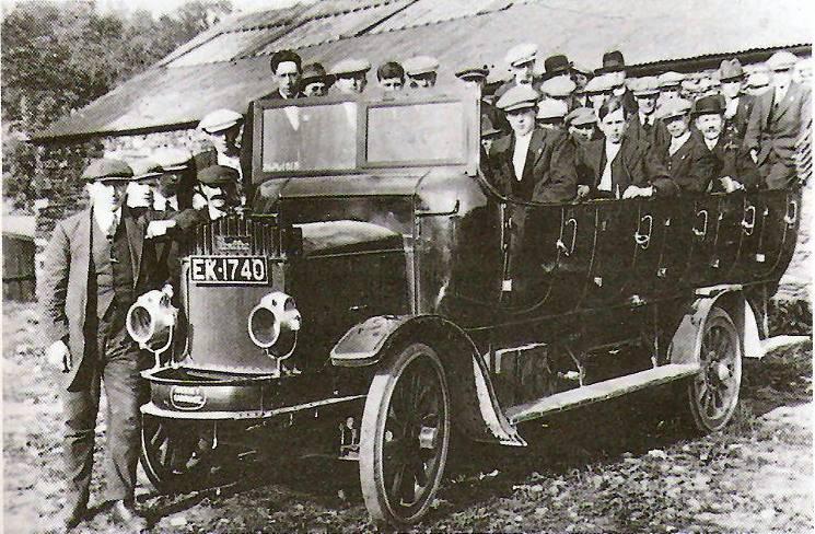 Joe Moore's party from the Aspull Pits, in charabanc "Warbling Willie". Joe Moore's party from the Aspull Pits, in charabanc "Warbling Willie".