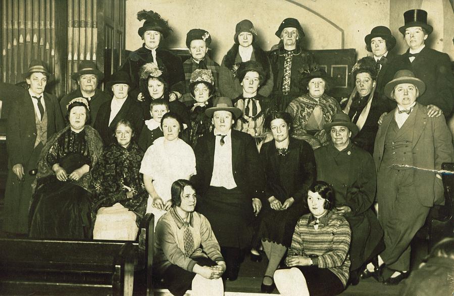 Women in costume in Chapel. Women in costume in Chapel.