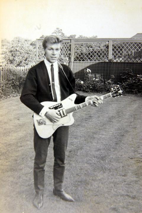 Saxons Pop Group Member (Vic Jolley Lead Guitar) Saxons Pop Group Member (Vic Jolley Lead Guitar)