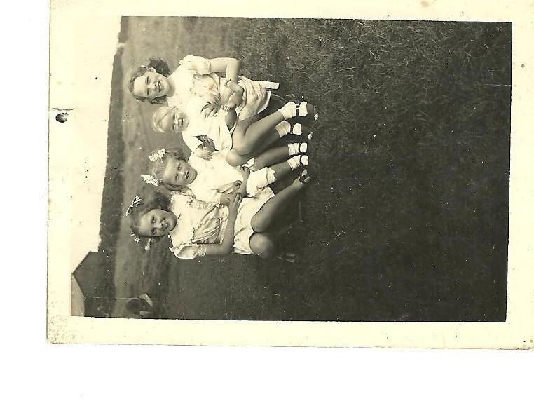 John and Kate Lewis grandchildren? John and Kate Lewis grandchildren?