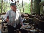 Fred explains how he is making the new footplate for his traction engine (89K)