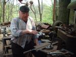 Fred explains how he is making the new footplate for his traction engine (97K)