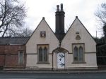 Two Cats, front of Fred Dibnah's house (79K)