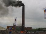 Demolition of Park Mill Chimney, Royton (43K)