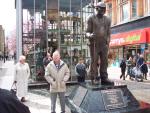 Fred Dibnah Statue, Bolton. (116K)
