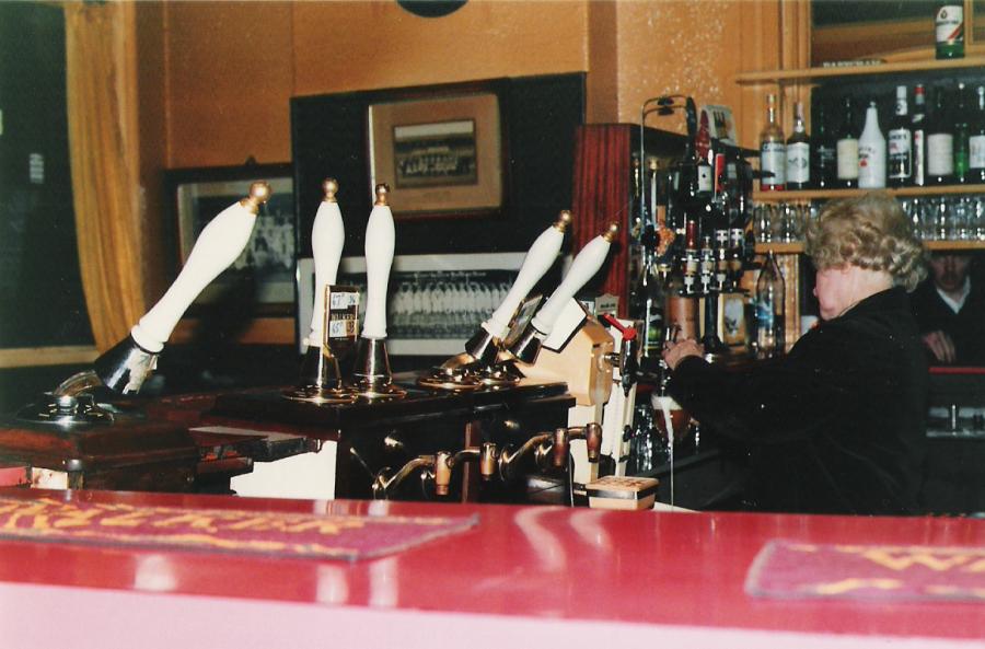 Bar and vault