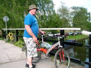 Alan with an untouched bottle of water strapped to his bike