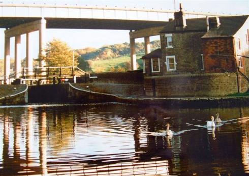Lock House and motorway, Gathurst Lock House and motorway, Gathurst