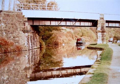 Gathurst railway bridge Gathurst railway bridge