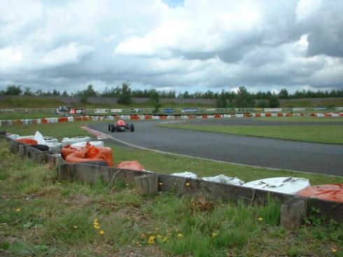 Three Sisters race track