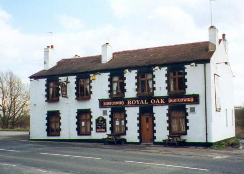 Royal Oak, Standish Lower Ground