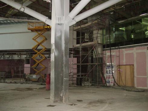 One of the steel supports holding up the upper deck One of the steel supports holding up the upper deck