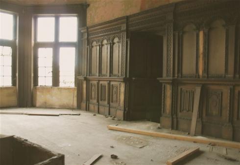 Wooden panelled room Wooden panelled room