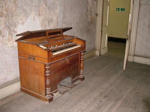 Old organ in need of some TLC Old organ in need of some TLC