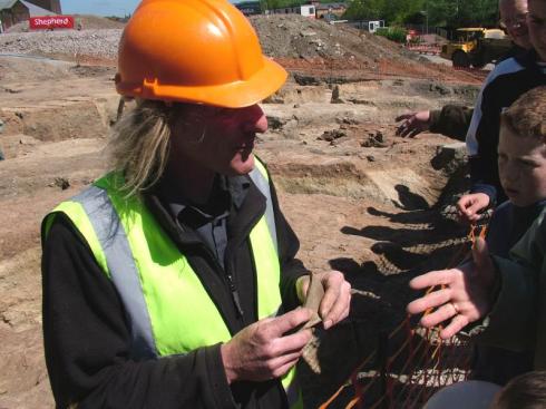 Ian Miller describes the pottery just found