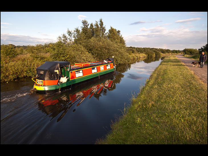 Narrow boat