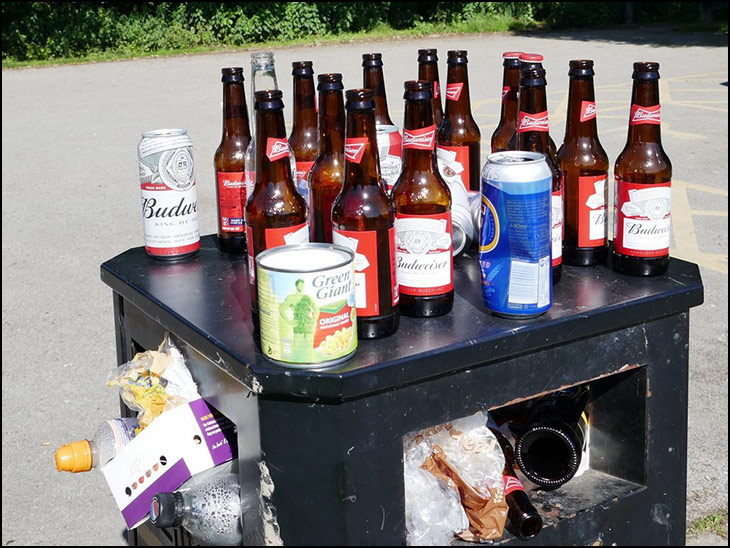 Fishermans rubbish at Orrell Water Park