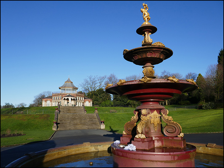 Fountain and Cafe