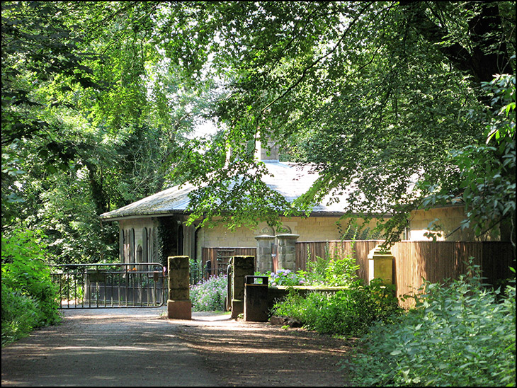 Hall Lane Lodge