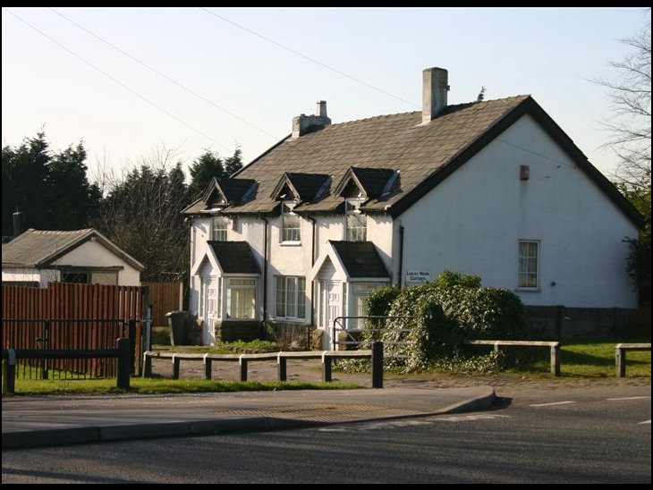 Lucas Cottages, Finger Post,  Aspull