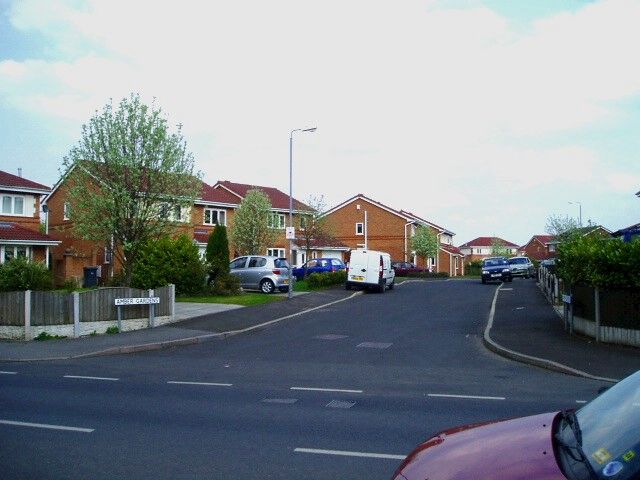 Amber Gardens, Hindley