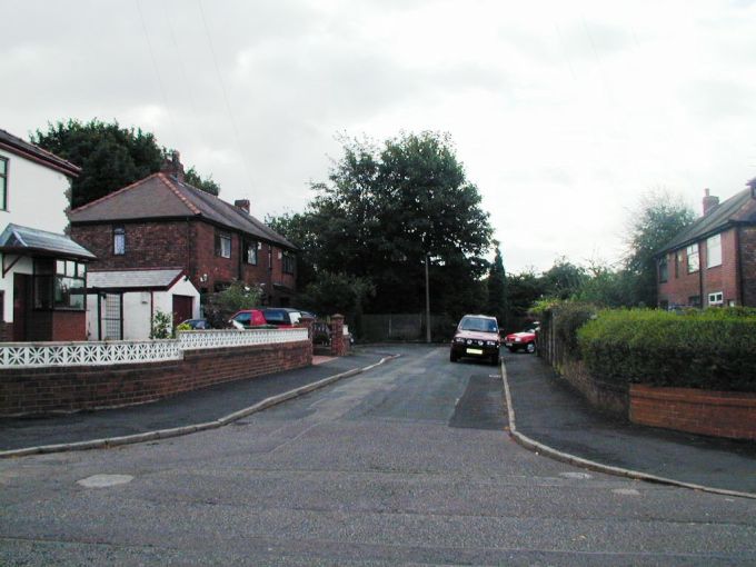 Byron Avenue, Hindley