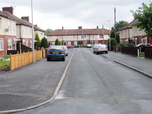 Elliott Avenue, Golborne