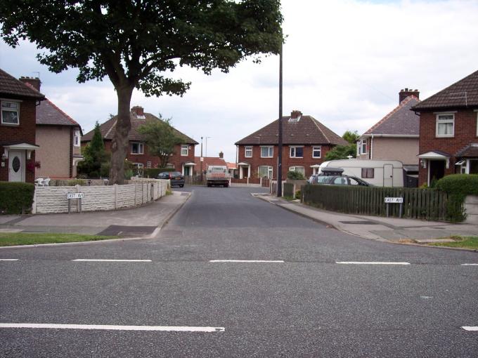 East Avenue, Golborne