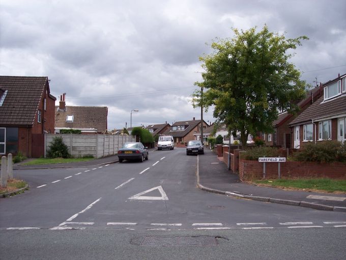 Farefield Avenue, Golborne