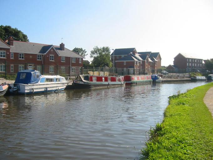 Herons Wharf, Appley Bridge