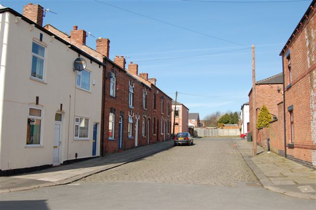 Holding Street, Hindley