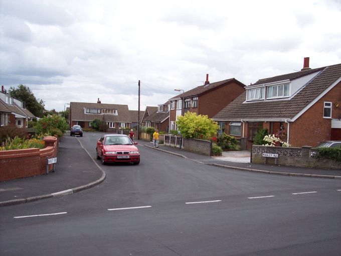 Manley Avenue, Golborne