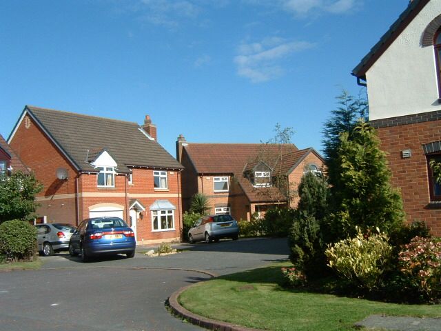 Northam Close, Standish